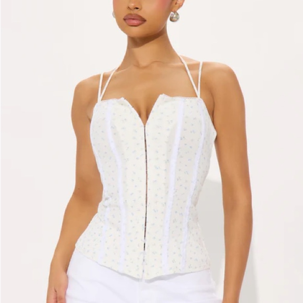 White ditsy floral ribbed Top NEW 🏷️